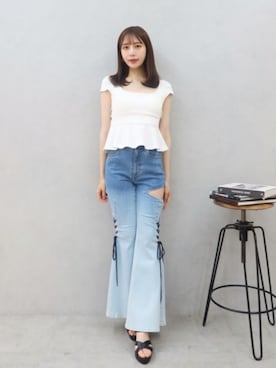 「EATME（イートミー）のサイドレースアップカットアウトデニムパンツ（デニムパンツ、ブルー系）」を使った、MOCAさん（レディース・162cm）の夏コーディネート