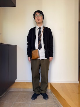 「アイテム（カーディガン/ボレロ、ブラウン系）」を使った、Yosuke さん（メンズ・174cm）の秋コーディネート
