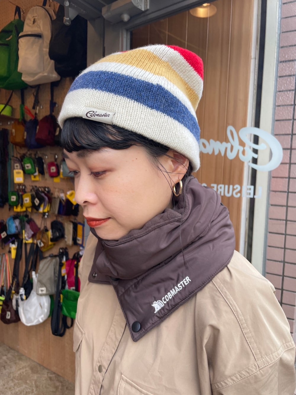 「アウトドア、アウトドアミックス、アウトドアスタイル、メンズライク、メンズライクコーデ、メンズライク女子、防寒、防寒スタイル、防寒コーデ、ファッションを楽しもう、ニット帽、ネックウォーマー、大人カジュアル、冬ファッション、キャンプコーデ」｜「COBMASTERのアイテム（ニットキャップ/ビーニー、その他）」を使った、cobmaster_adachiさん（レディース・157cm）の秋コーディネートの1枚目の写真