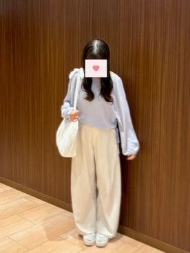 「ホワイトパンツ」｜「アイテム（スラックス）」を使った、Ayaさん（レディース・163cm）の秋コーディネート