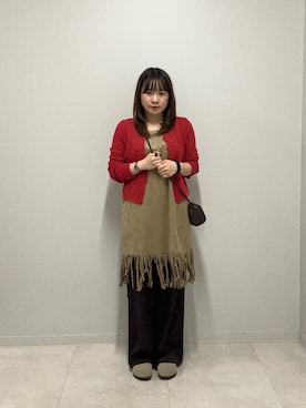 「URBAN RESEARCH（アーバンリサーチ）のエアリーコンパクトニットカーディガン（カーディガン/ボレロ、レッド系）」を使った、芭奈さん（レディース・152cm）の秋コーディネート