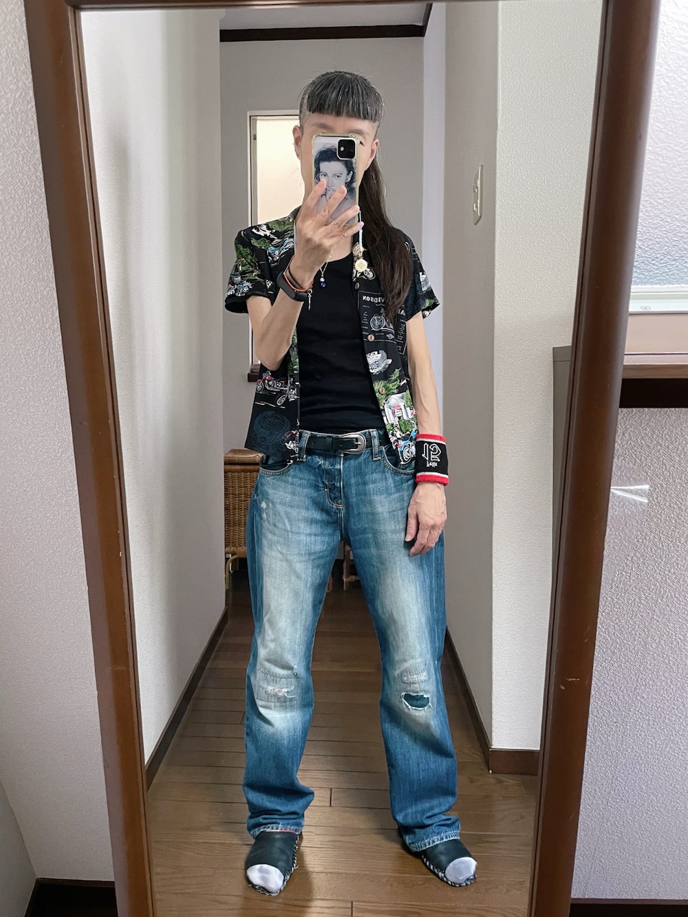 「デニム、アロハシャツ、50代ファッション」｜「Harley-Davidsonのアイテム（シャツ/ブラウス、ブラック系）」を使った、maiさん（レディース・146cm）の夏コーディネートの1枚目の写真