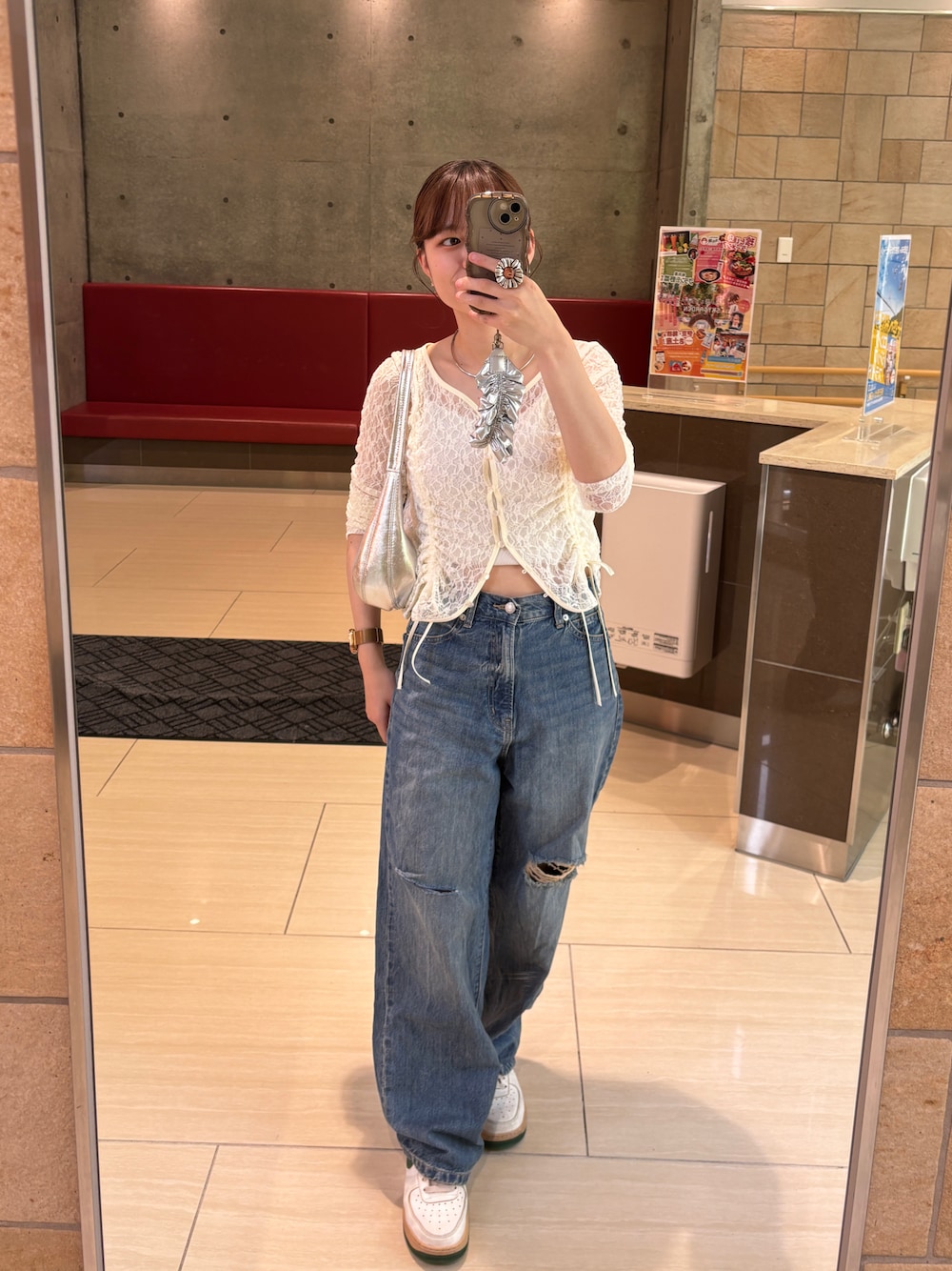 「LOWRYS FARM、mline、デニムコーデ、お出かけコーデ」｜「LOWRYS FARMのＣＯＮＥ／ワイドストレートパンツ　991522（デニムパンツ、ブルー系）」を使った、chipiさん（骨格ストレート・レディース・158cm）の夏コーディネートの1枚目の写真