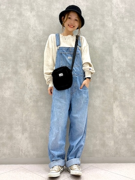「Levi's（リーバイス）のアイテム（サロペット/オーバーオール）」を使った、ぱっちょさん（レディース・153cm）の秋コーディネート