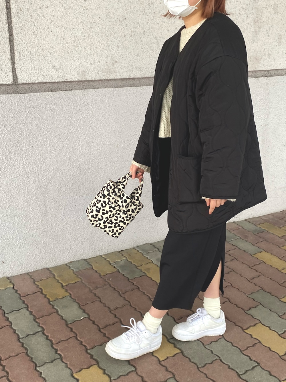 「カジュアルコーデ、キルティングジャケット」｜「NIKEのナイキ エア フォース 1 シャドウ ウィメンズシューズ / Nike Air Force 1 Shadow Women's Shoes CI0919-100 White（スニーカー、ホワイト系）」を使った、かめさん（レディース・156cm）の冬コーディネートの1枚目の写真