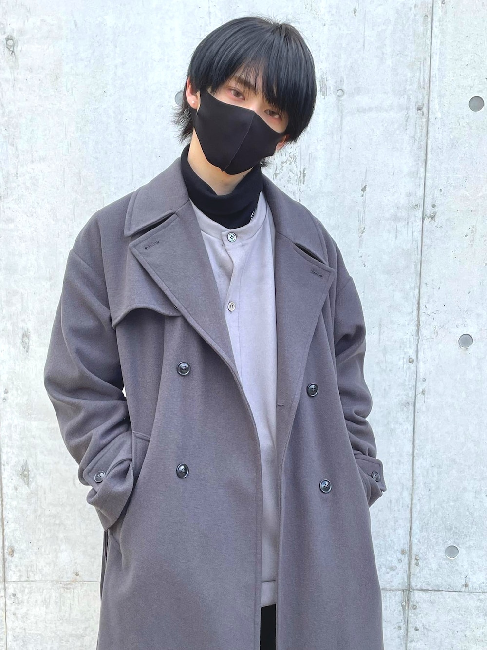 「RAGEBLUEのアイテム（ノーカラーコート、グレー系）」を使った、しょーやさん（メンズ・169cm）の春コーディネートの1枚目の写真