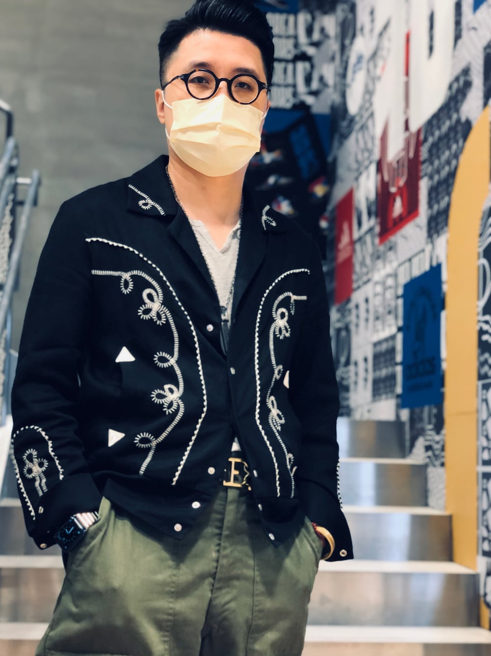「西部襯衫、美軍公發、og507、og107、Western Shirts、HbarC」｜「H Bar Cのアイテム（デニムジャケット、ブラック系）」を使った、Stanley Wさん（メンズ・173cm）の冬コーディネートの1枚目の写真