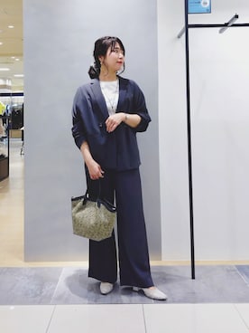 「TAKEO KIKUCHI（タケオキクチ）のアイテム（パンツ）」を使った、TOMOMIさん（レディース・153cm）の春コーディネート