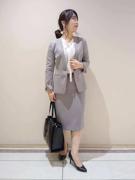 「アイテム（スーツスカート、グレー系）」を使った、TOMOMIさん（レディース・153cm）の春コーディネート