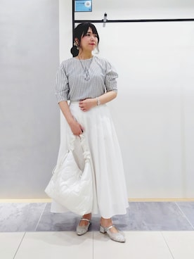 「INDIVI（インディヴィ）の【長さ調整自由】マーブルバイカラー ロングネックレス（ネックレス、ブラック系）」を使った、TOMOMIさん（レディース・153cm）の夏コーディネート