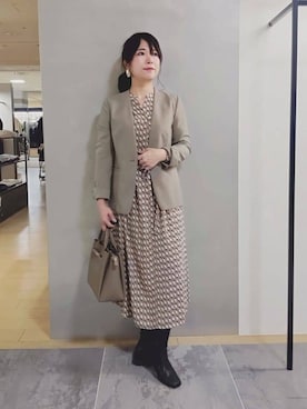 「アイテム（スーツジャケット、ブラウン系）」を使った、TOMOMIさん（レディース・153cm）の秋コーディネート