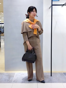 「INDIVI（インディヴィ）の【シアー／軽羽織】ドルマン袖ニットカーディガン（カーディガン/ボレロ、オレンジ系）」を使った、TOMOMIさん（レディース・153cm）の秋コーディネート