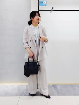 「INDIVI（インディヴィ）の【洗える／ドットモチーフ】ケープスリーブブラウス（シャツ/ブラウス、ホワイト系）」を使った、TOMOMIさん（レディース・153cm）の夏コーディネート
