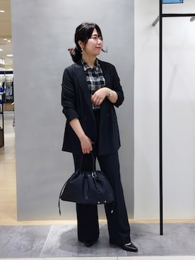 「INDIVI（インディヴィ）の【透け感／2WAY】袖アレンジ チェックシャツ（シャツ/ブラウス、ブラック系）」を使った、TOMOMIさん（レディース・153cm）の夏コーディネート