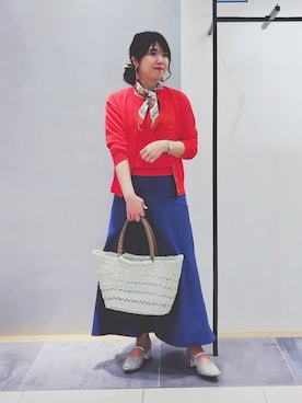 「INDIVI（インディヴィ）の【洗える／UVケア／すっきり見え】ナローフレアスカート（スカート、ブルー系）」を使った、TOMOMIさん（レディース・153cm）の夏コーディネート