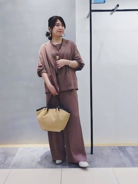 「TAKEO KIKUCHI（タケオキクチ）のアイテム（パンツ）」を使った、TOMOMIさん（レディース・153cm）の春コーディネート