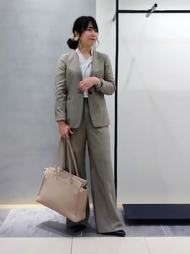 「INDIVI（インディヴィ）のアイテム」を使った、TOMOMIさん（レディース・153cm）の秋コーディネート
