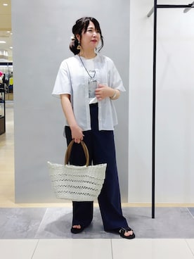 「INDIVI（インディヴィ）の【褒められパンツ／洗える】ウエストゴムワイドタックパンツ（その他パンツ、ブルー系）」を使った、TOMOMIさん（レディース・153cm）の夏コーディネート