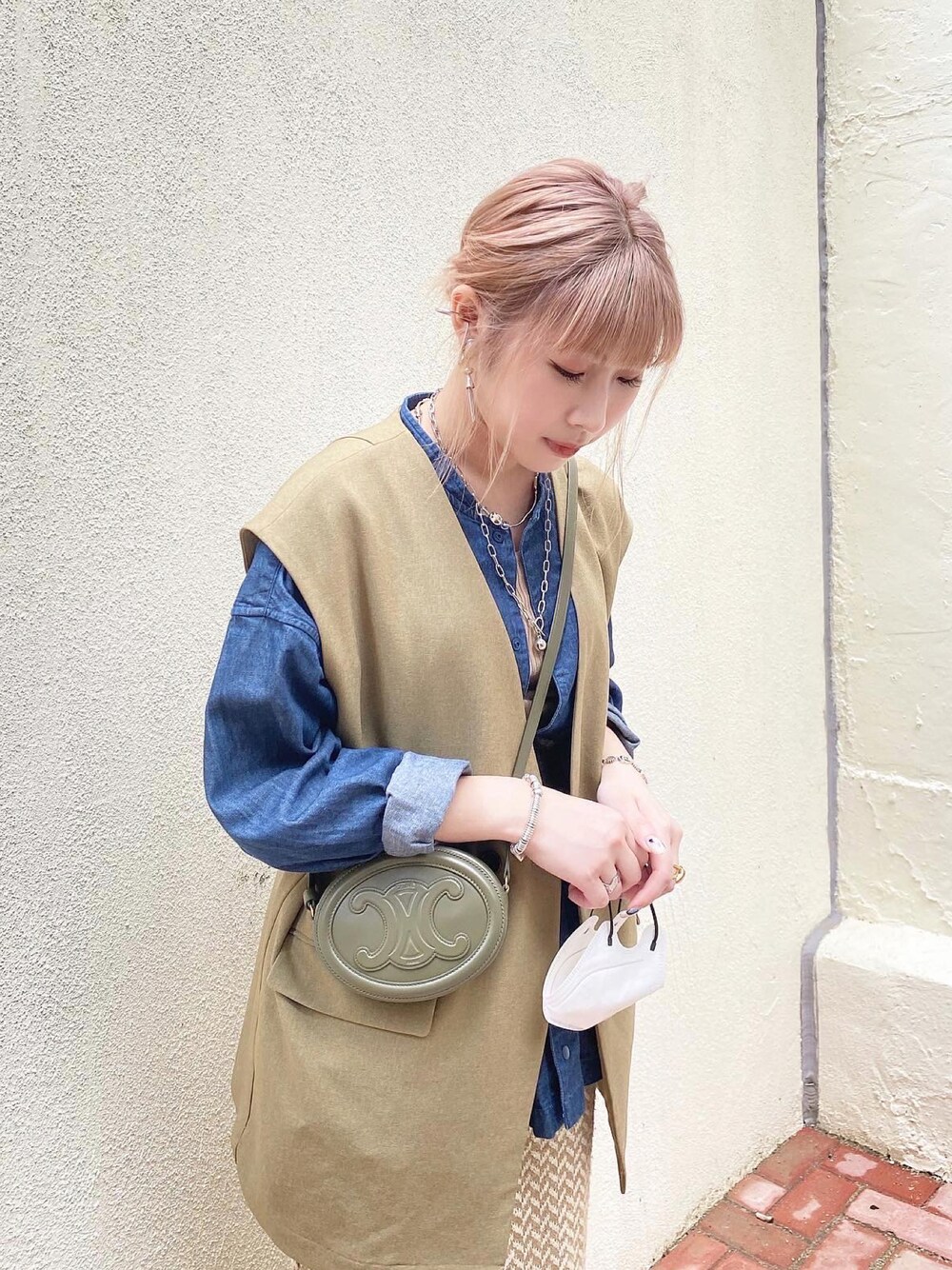 「MUJI Laboのアイテム（デニムジャケット、ブルー系）」を使った、tsc.ingさん（レディース・165cm）の春コーディネートの1枚目の写真