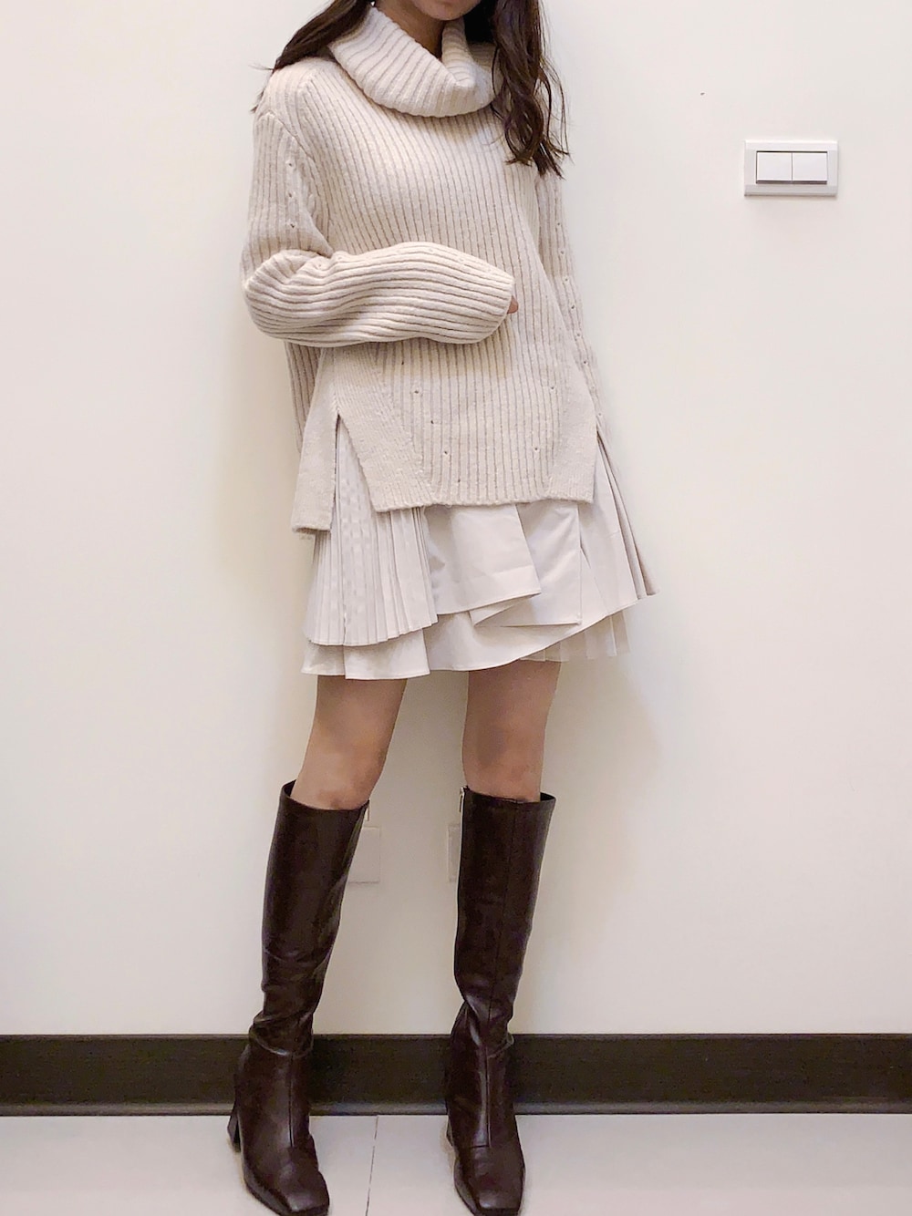 「石原さとみ、SNIDEL」｜「SNIDELのアイテム（ワンピース/ドレス、ホワイト系）」を使った、すずさん（レディース・158cm）の冬コーディネートの1枚目の写真