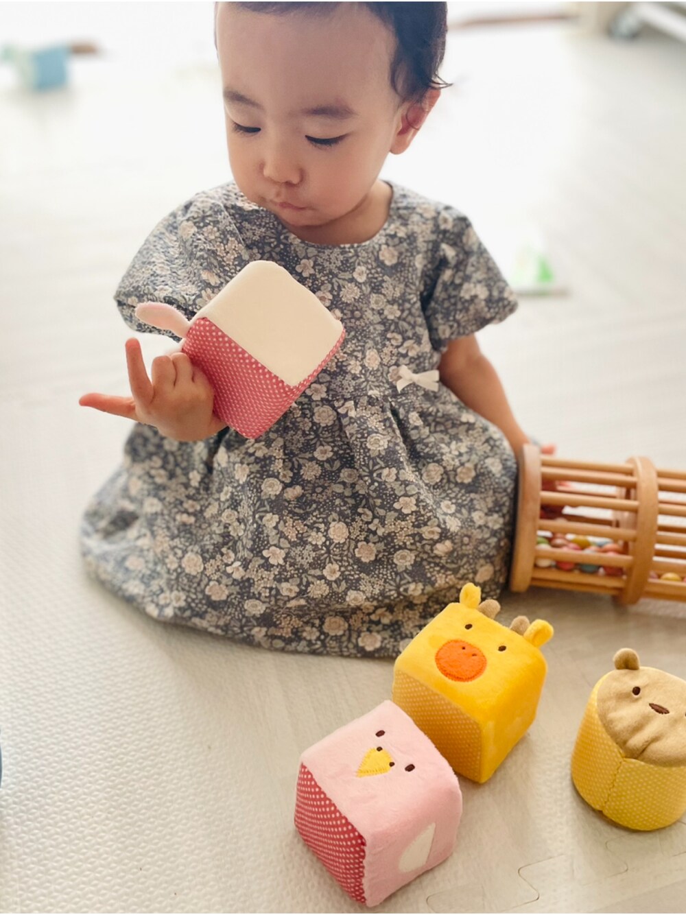 「キッズファッション、０歳、1歳、80cm、90cm、おんなのこ」｜「Handmadeのアイテム（チュニック、ブルー系）」を使った、MON ANGEさん（キッズ・80cm）の秋コーディネートの1枚目の写真