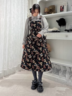 「アイテム（ジャンパースカート）」を使った、nanakaさん（レディース・163cm）の秋コーディネート
