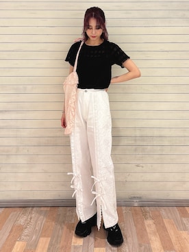 「黒コーデ」｜「アイテム（トートバッグ）」を使った、nanakaさん（レディース・163cm）の春コーディネート