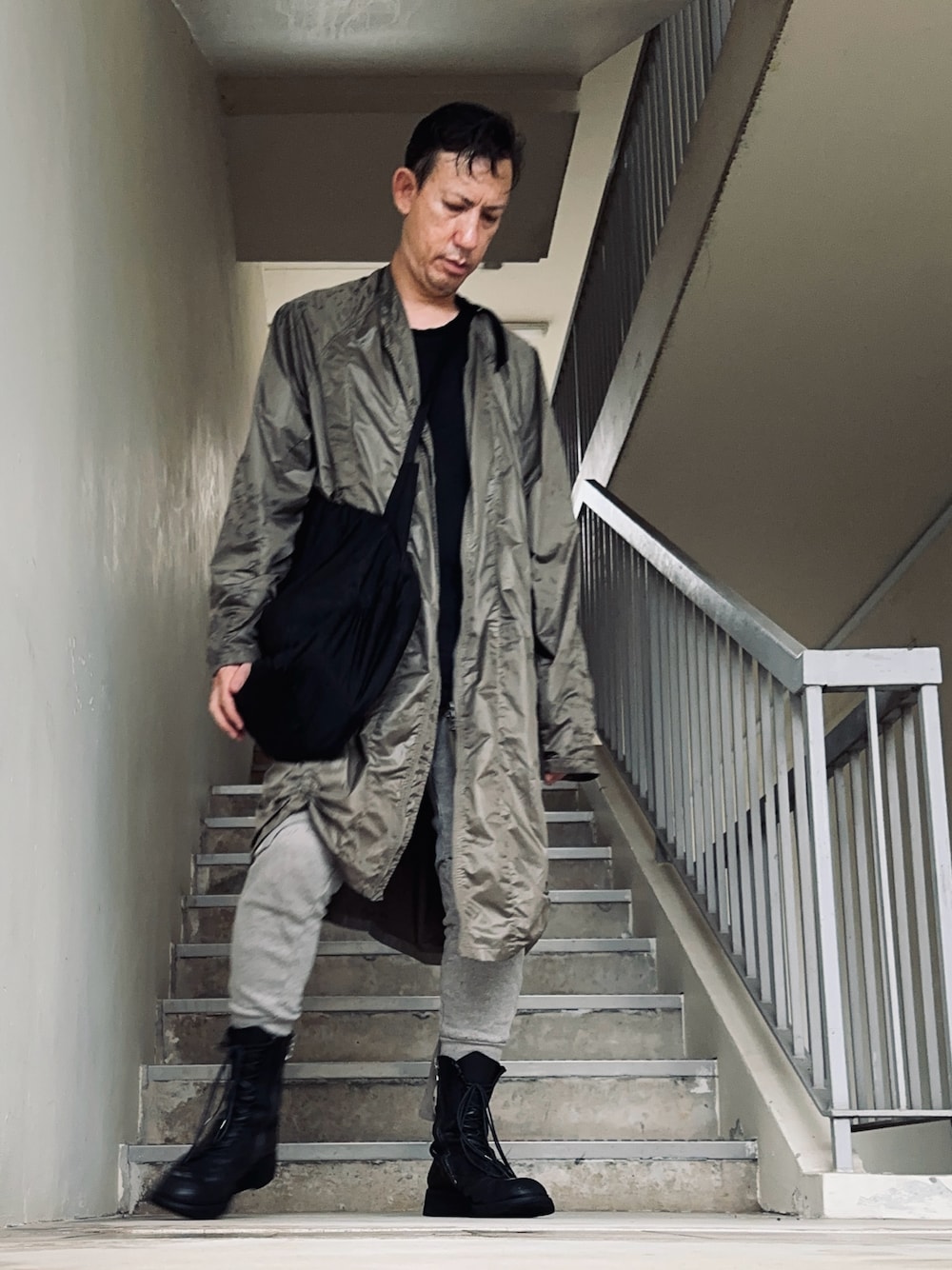 JULIUSのノーカラージャケットを使った人気ファッションコーディネート