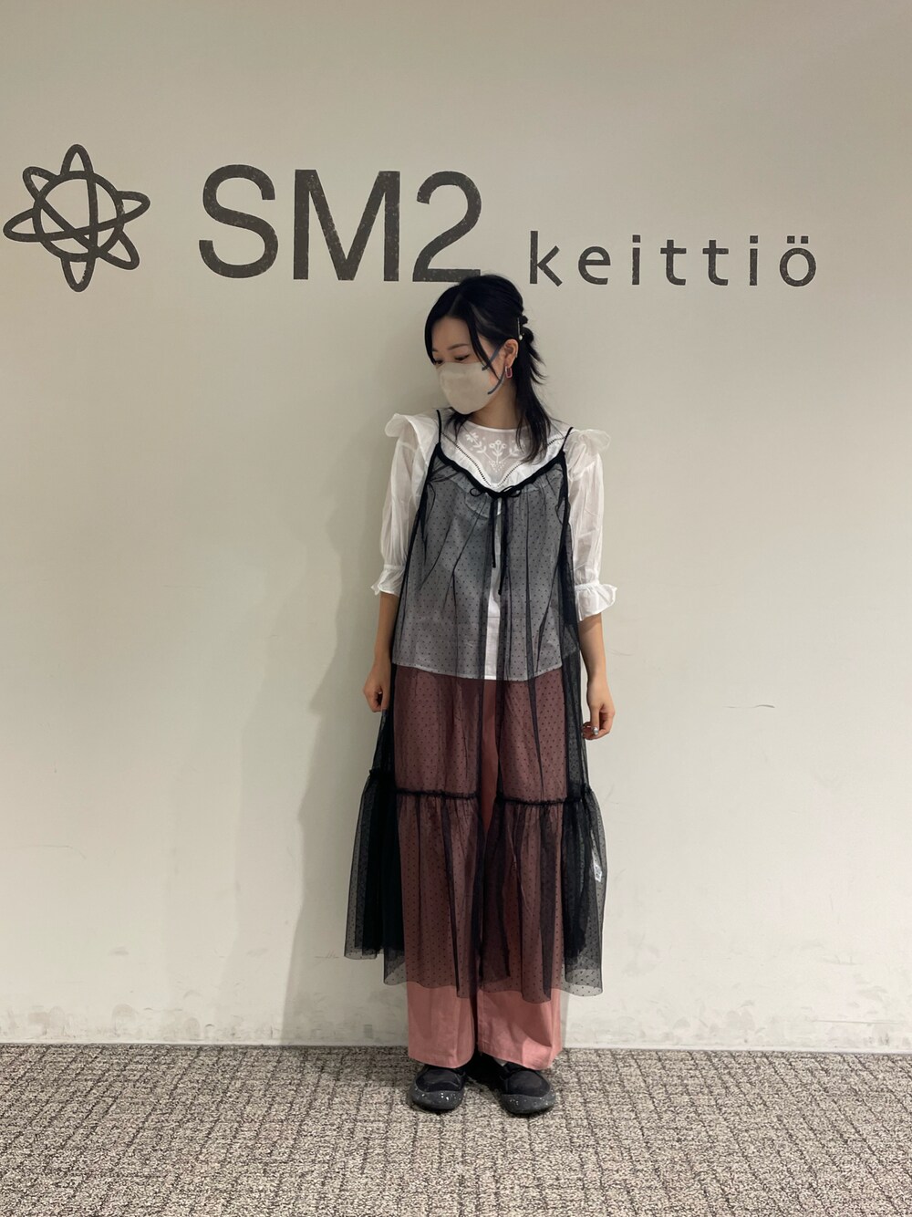 「SM2、Samansa Mos2、Samansa Mos2 blue、カラーコーデ、レイヤードスタイル、ワンピース、ピンク、ブラウス、オトナカワイイ」｜「CAMPERの[カンペール] PEU STADIUM / スニーカー（スニーカー、ブラック系）」を使った、sm2kbmjさん（レディース・159cm）の夏コーディネートの1枚目の写真