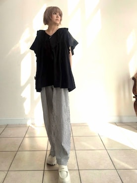 「wee9s（ウィークス）のbig collar frill half blouse / 付け襟風ビッグカラーフリルハーフブラウス（シャツ/ブラウス、ブラック系）」を使った、amichanさん（レディース・161cm）の夏コーディネート