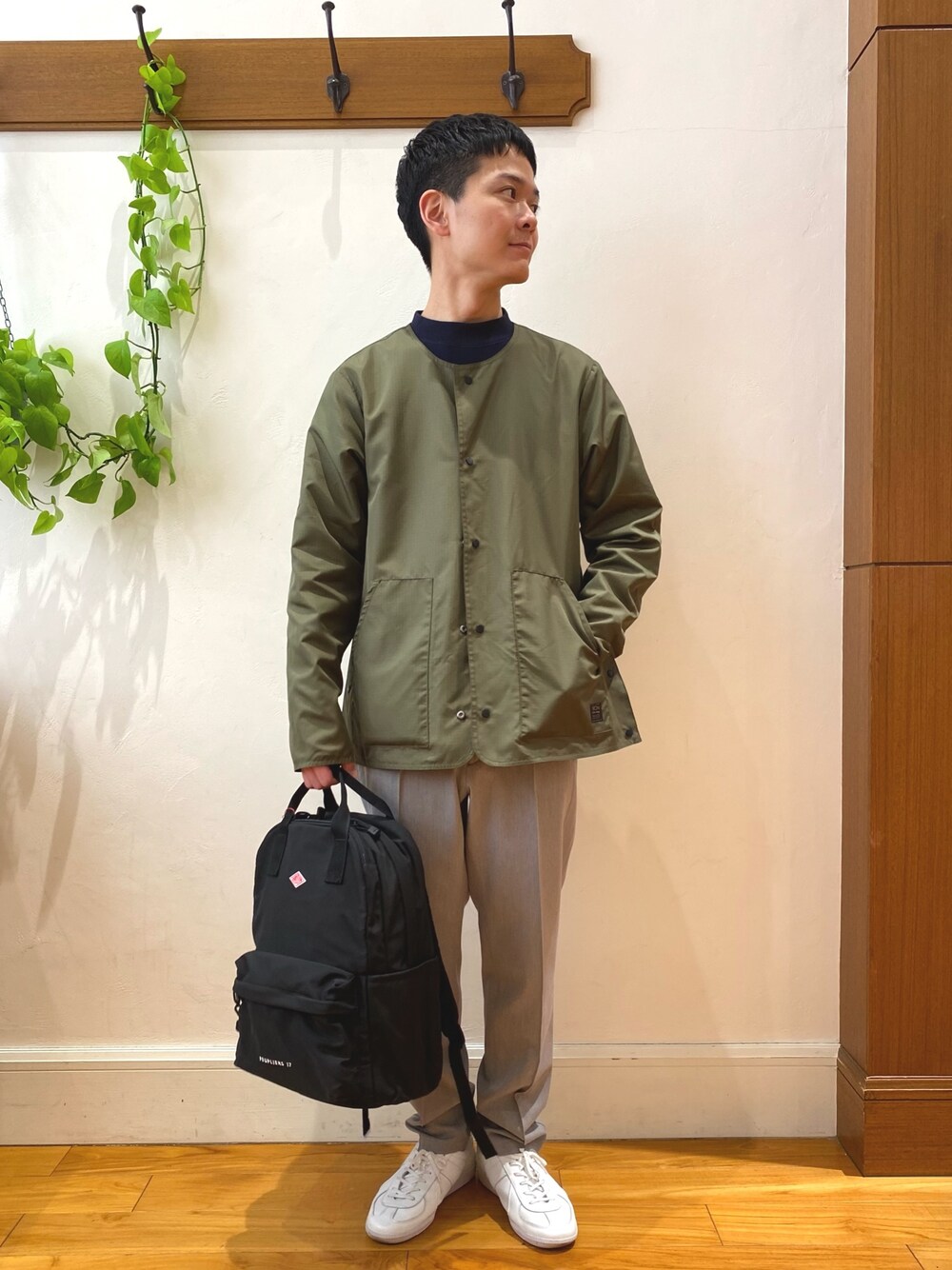 「カーディガン、休日スタイル、ミリタリー、Danton、TAION、春服、メンズファッション、レイヤードスタイル」｜「TAIONの【TAION/タイオン】NON DOWN MILITARY CN CD クルーネックカーディガン（シャツ/ブラウス、ブラック系）」を使った、fukagawaさん（メンズ・170cm）の冬コーディネートの1枚目の写真