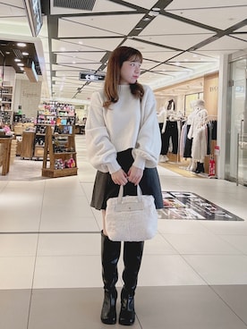 「白ニット」｜「アイテム（スカート、グレー系）」を使った、chinamiさん（レディース・152cm）の秋コーディネート