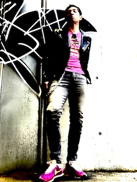 「古着のアイテム（Tシャツ/カットソー、ピンク系）」を使った、Anthony.Tさん（メンズ・172cm）の春コーディネート