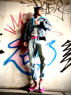 「古着のアイテム（Tシャツ/カットソー、グレー系）」を使った、Anthony.Tさん（メンズ・172cm）の春コーディネート