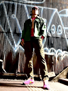 「古着のアイテム（Tシャツ/カットソー、ピンク系）」を使った、Anthony.Tさん（メンズ・172cm）の春コーディネート