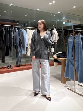 「Whim Gazette（ウィムガゼット）のスーリーアルパカカーディガン（Cardigans、グレー系）」を使った、namikiさん（レディース・165cm）の冬コーディネート