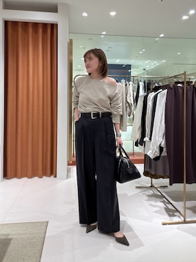 「Drawing Numbers（ドローイング ナンバーズ）の【Drawing Numbers】センタープレスワイドパンツ（Trousers、ブルー系）」を使った、namikiさん（レディース・165cm）の春コーディネート