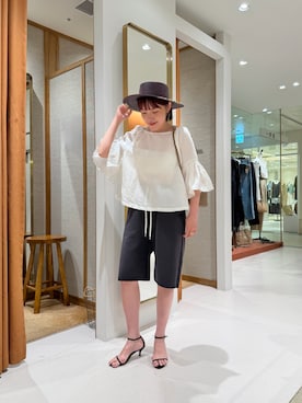 「Whim Gazette（ウィムガゼット）のフレアスリーブブラウス（シャツ/ブラウス、ホワイト系）」を使った、namikiさん（レディース・165cm）の夏コーディネート