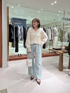 「Whim Gazette（ウィムガゼット）のローゲージスキッパープルオーバー（Knitwear、ホワイト系）」を使った、namikiさん（レディース・165cm）の秋コーディネート
