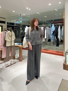 「トレンド秋素材コーデ」｜「アイテム（スラックス）」を使った、namikiさん（レディース・165cm）の秋コーディネート