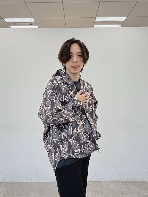 【boohoo】ストレッチ長袖シャツ&トラウザーセット BAYFLOW シャツ 「ストレッチ」ボタニカル柄長袖シャツ メンズ