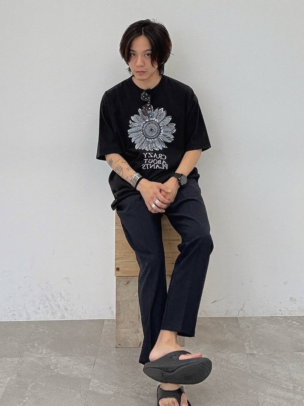 shinossyさんの「【速乾・イージーケア・軽量】ドライタッチスリムトラウザー（BAYFLOW）」を使ったコーディネートの1枚目の写真