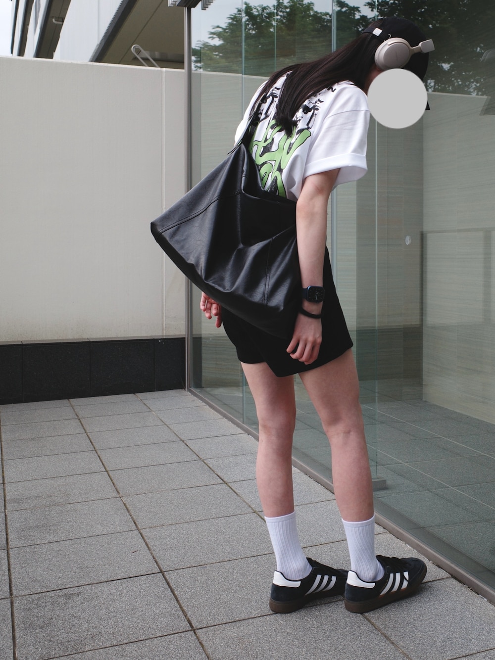 「夏コーデ、ラクチンコーデ、楽チンコーデ、今日のコーデ、キャップ、シンプル、adidas、スニーカー」｜「homeeconomicsexperimentのアイテム（Tシャツ/カットソー、ホワイト系）」を使った、yunwinさん（骨格ナチュラル・レディース・168cm）の夏コーディネートの1枚目の写真