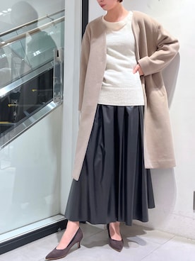 「白ニット」｜「アイテム（ノーカラーコート）」を使った、MANAさん（レディース・170cm）の秋コーディネート