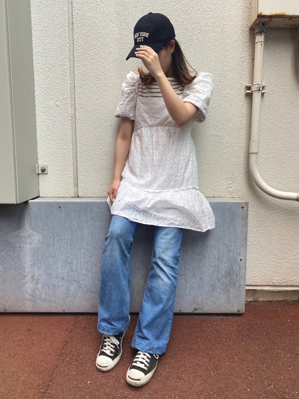 「ラクチンコーデ、ボーダー、ボーダートップス、キャップ、キャップ女子、コットンレース、ボリューム袖、ワンピース、デニムパンツ、フレアパンツ」｜「SPINNSの【ゆったりシルエット】ボーダー半袖カットソー（Tシャツ/カットソー、ベージュ系）」を使った、Thina ☻さん（レディース・158cm）の夏コーディネートの1枚目の写真