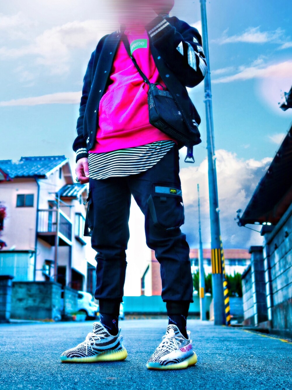「お洒落さんとつながりたい、シンプルコーデ、いいね、save、フォローお願いします🤑、ストリート、ストリートコーデ、スニーカー、スニーカーコーデ」｜「adidasのアイテム（スニーカー、ホワイト系）」を使った、アイラさん（メンズ・172cm）の冬コーディネートの1枚目の写真