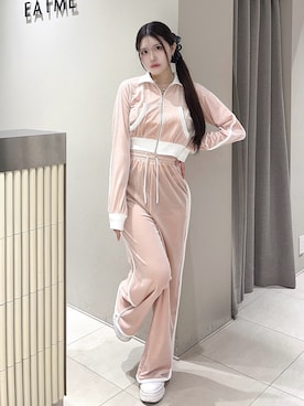 「アイテム（バレッタ/ヘアクリップ）」を使った、寧音さん（レディース・156cm）の秋コーディネート