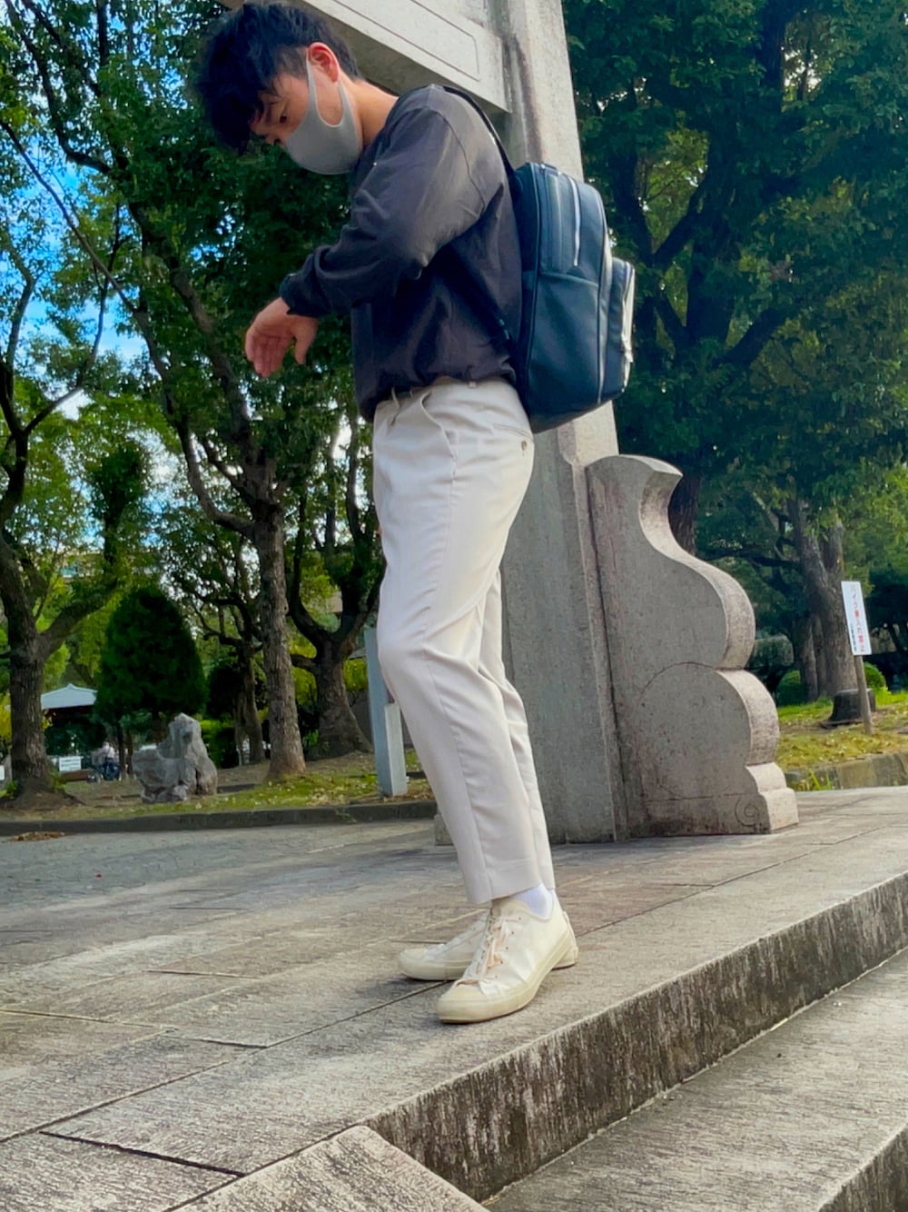 「秋のコーデ、スラックス、ZARA、大学生、スニーカーコーデ、タックイン、リラックススタイル、低身長、ロングTシャツ、オトナカジュアル、秋冬コーデ、だから秋服が好き」｜「WYM LIDNMの【WYM LIDNM】PE SLOW TAPERED SLACKS（スラックス、ベージュ系）」を使った、bashaaaaan［相互フォロー］ さん（メンズ・171cm）の秋コーディネートの1枚目の写真