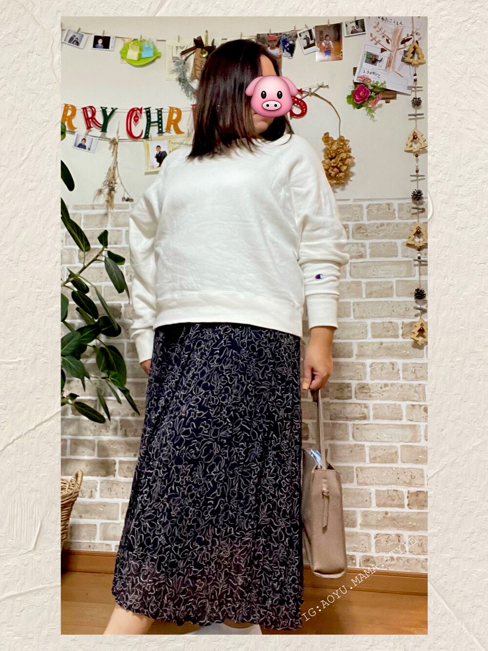 「今日のコーデ、ぽっちゃりコーデ、ママコーデ、ぽっちゃりママ、GUコーデ、Champion、URBAN RESEARCH、155㎝コーデ」｜「GUのアイテム（スカート、ブラック系）」を使った、aoyumamastyleさん（レディース・155cm）の秋コーディネートの1枚目の写真
