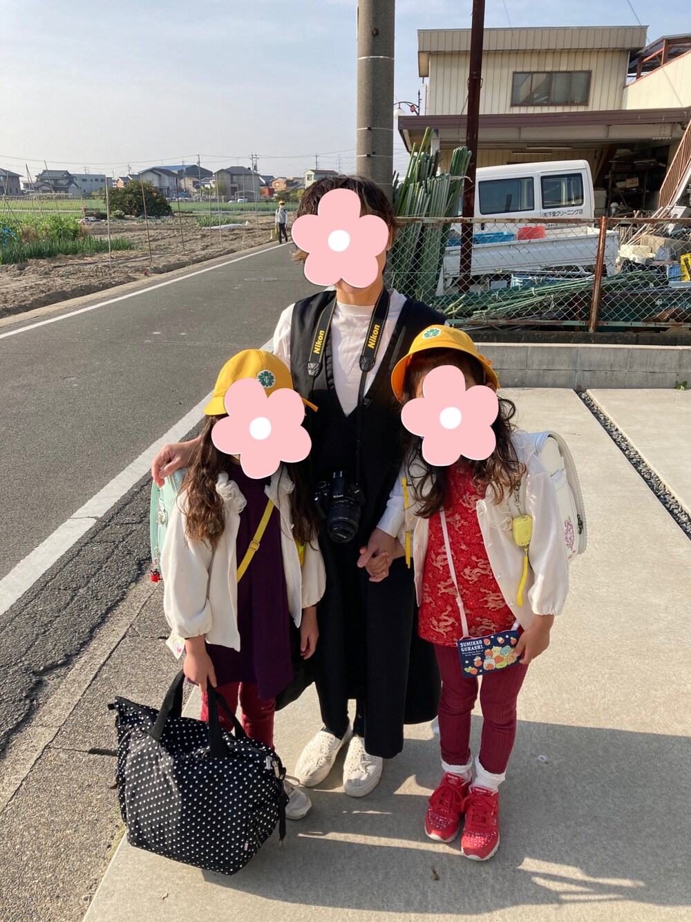 「小学生コーデ」｜「machattのアイテム（ワンピース、ブラック系）」を使った、na-ちゃんさん（キッズ・120cm）の春コーディネートの1枚目の写真